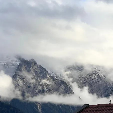 Alpengluehn & Restaurant *