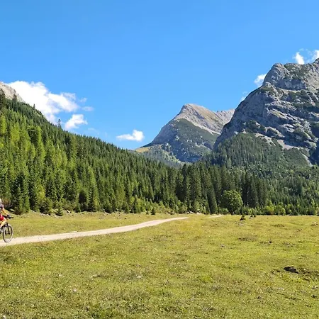 Alpengluehn & Restaurant *