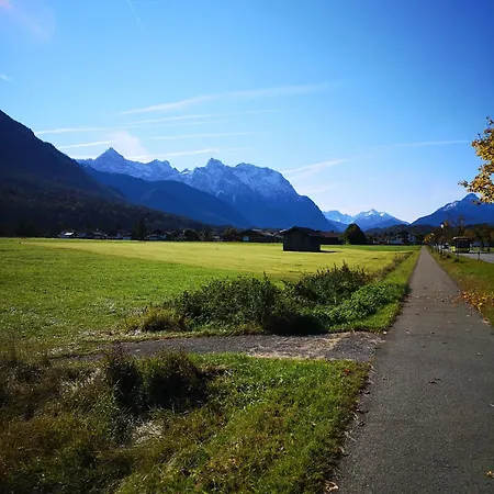 Alpengluehn & Restaurant * Krün
