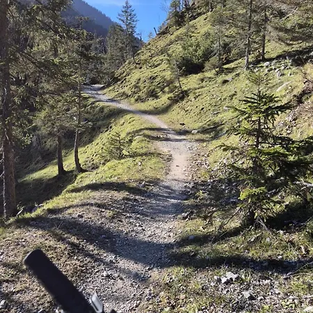 Alpengluehn & Restaurant מלון Krün