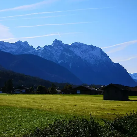 מלון Alpengluehn & Restaurant Krün