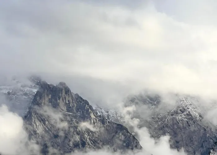 Alpengluehn & Restaurant *
